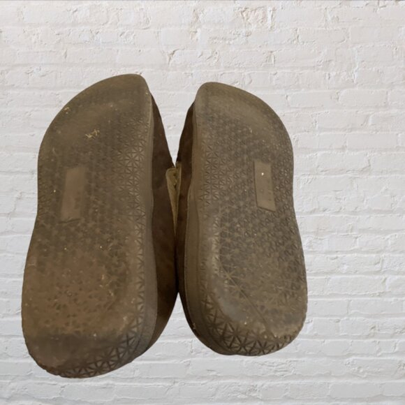 Men's House Shoe/Slipper, XL, Loafer Style, Rubber Sole, Adjustable for Width - Picture 11 of 12